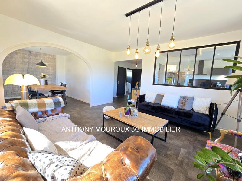 Maison - 222 m² - 6 pièces