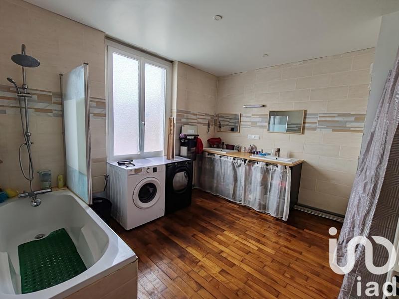 Maison - 241 m² - 8 pièces