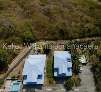 Propriété - 256 m² - 8 pièces