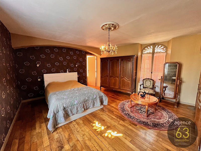 Maison ancienne - 171 m² - 6 pièces