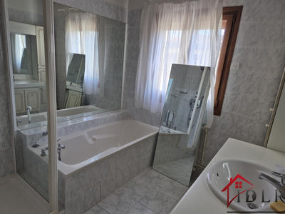 Maison - 163 m² - 5 pièces