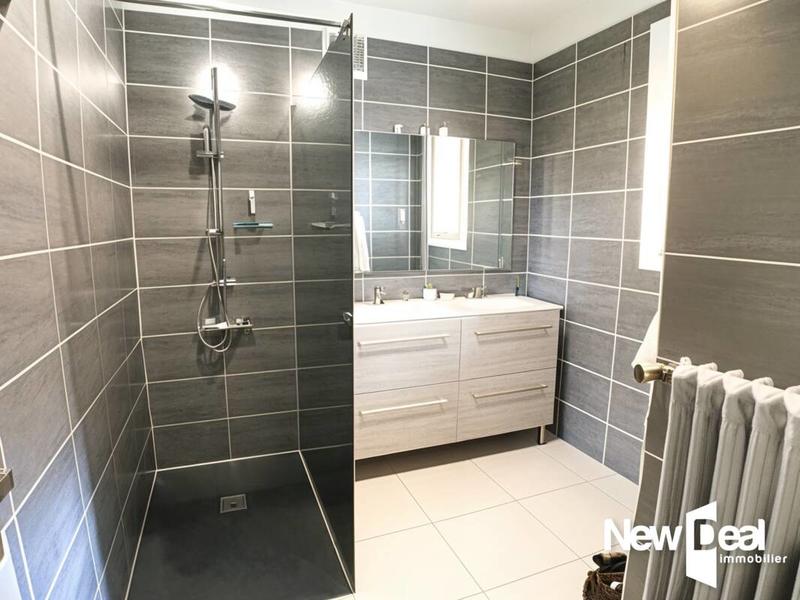 Pavillon - 170 m² - 7 pièces