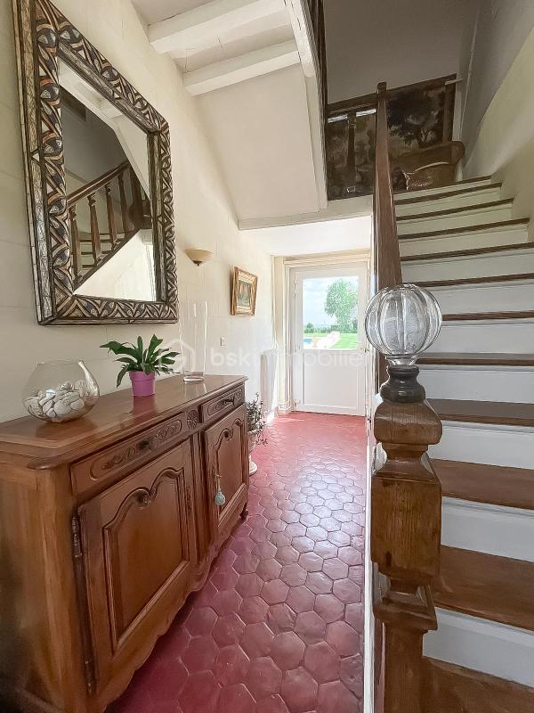 Demeure - 377 m² - 14 pièces