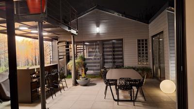 Maison - 286 m² - 8 pièces