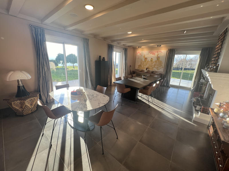 Maison - 680 m² - 19 pièces