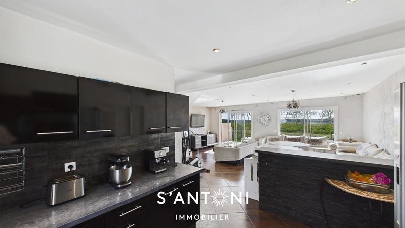 Maison - 111 m² - 5 pièces