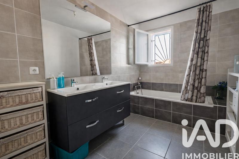 Maison - 92 m² - 4 pièces