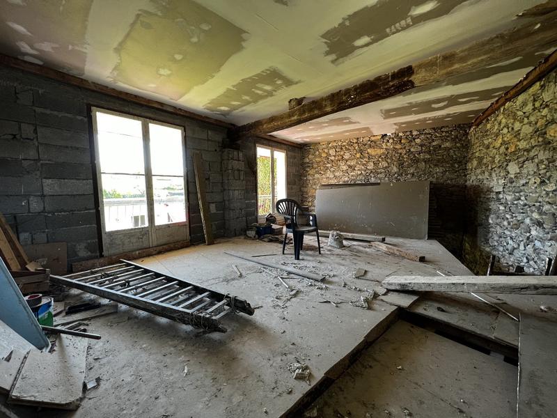 Maison - 303 m² - 11 pièces