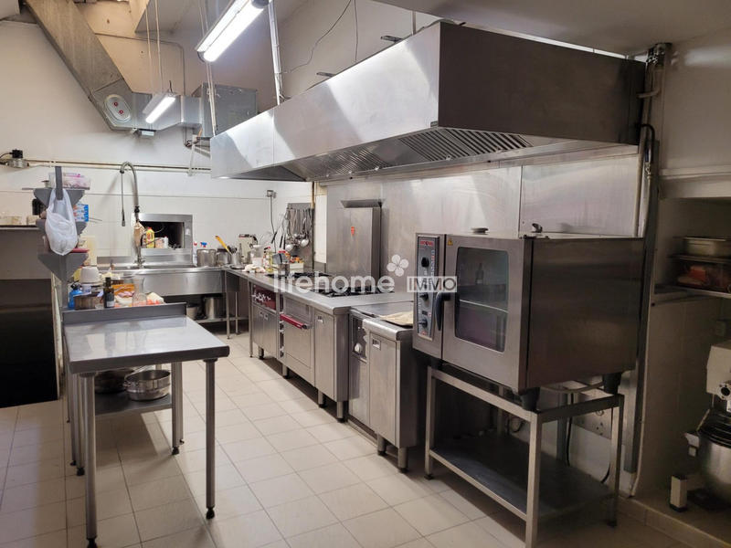 Fonds de commerce - 1 243 m²
