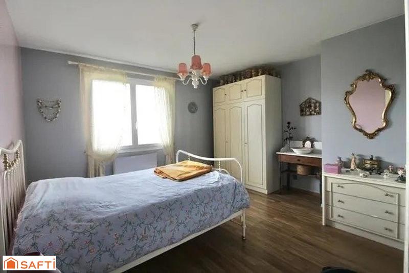 Maison - 210 m² - 8 pièces