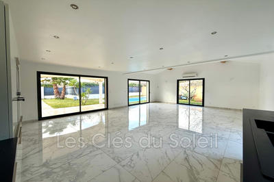 Maison - 142 m² - 6 pièces