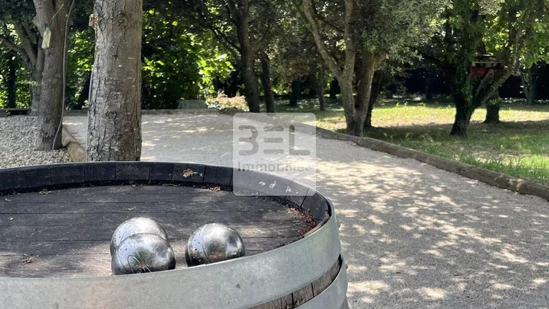 Corps de ferme - 212 m² - 11 pièces