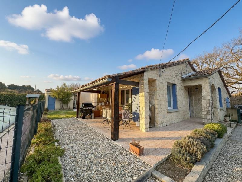 Maison - 96 m² - 5 pièces