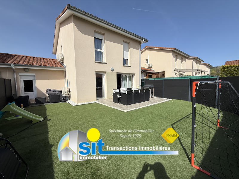 Maison - 104 m² - 4 pièces