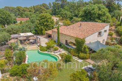 Maison - 220 m² - 5 pièces