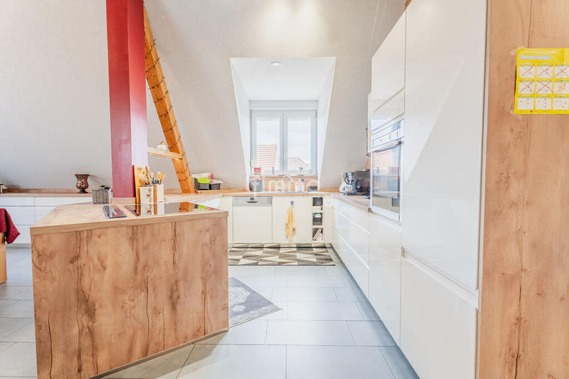 Maison - 216 m² - 6 pièces