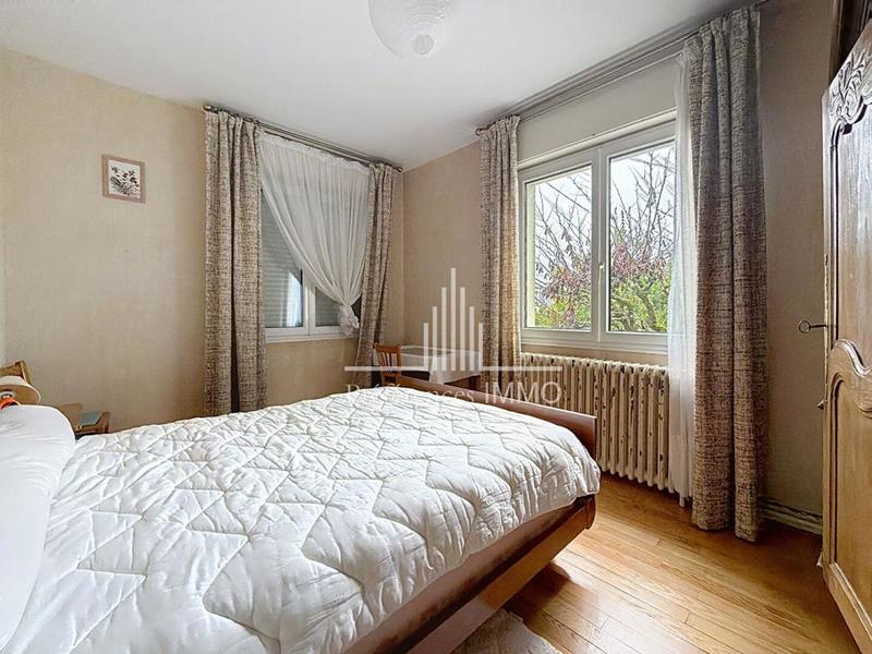 Maison - 165 m² - 8 pièces