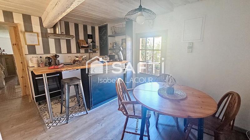 Maison - 284 m² - 9 pièces