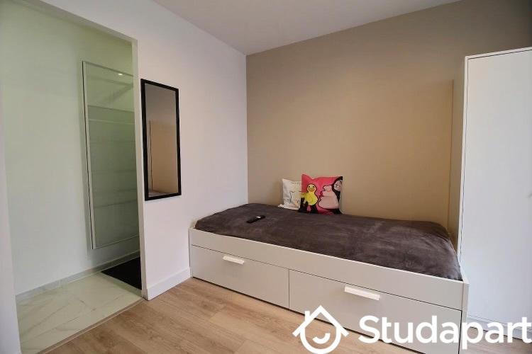 Chambre - 10 m² - 1 pièce