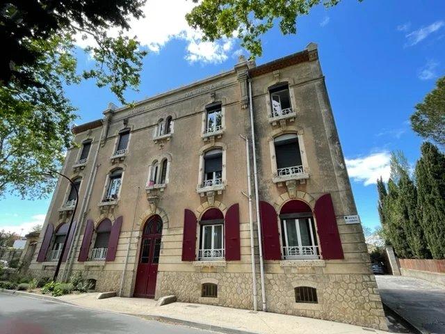 Immeuble mixte - 305 m² - 10 pièces