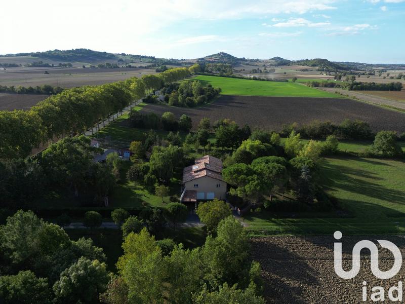 Maison - 210 m² - 5 pièces