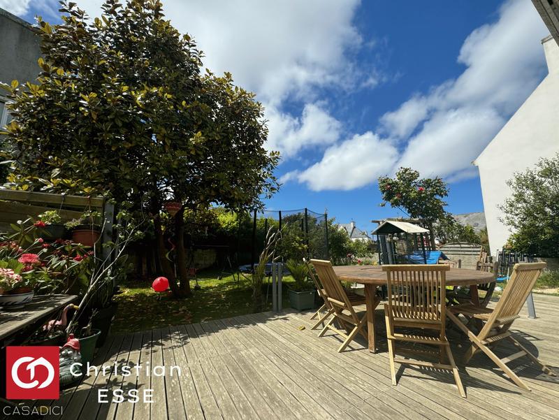 Maison - 164 m² - 9 pièces