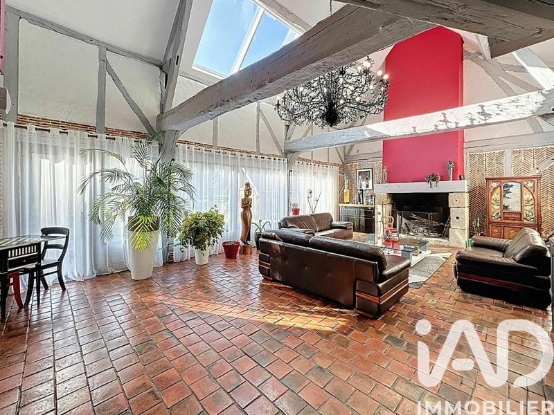 Maison - 870 m² - 24 pièces