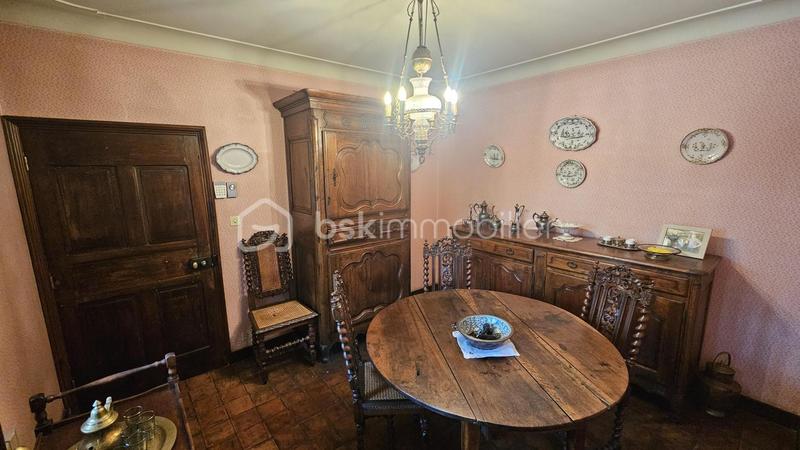 Propriété - 212 m² - 10 pièces