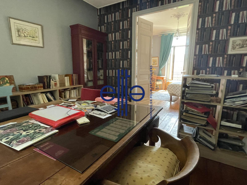 Maison - 278 m² - 10 pièces