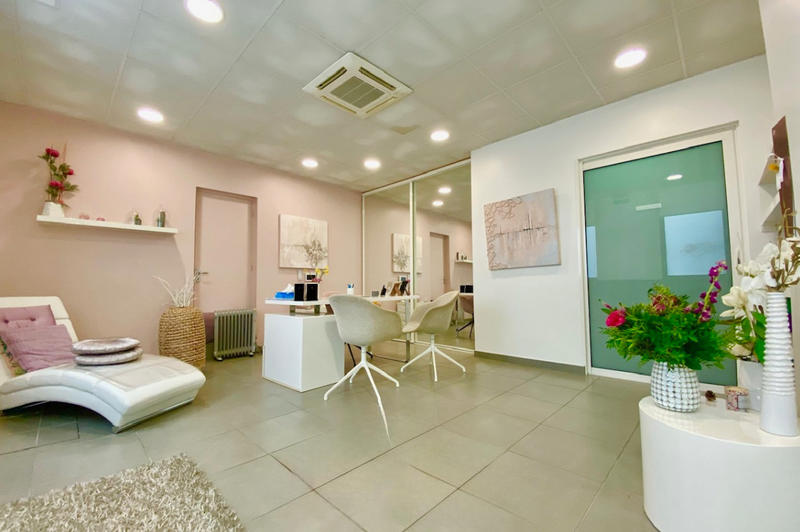 Local commercial - 160 m² - 6 pièces