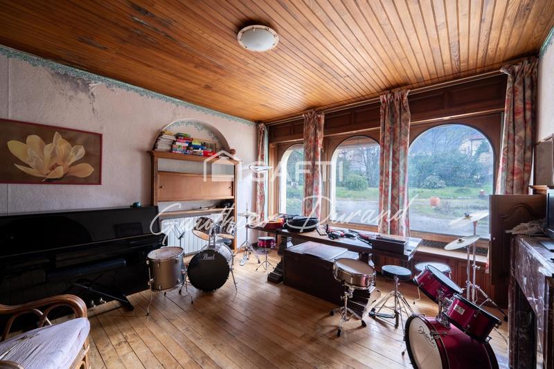 Maison - 421 m² - 14 pièces