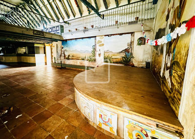 Propriété - 2 135 m² - 52 pièces