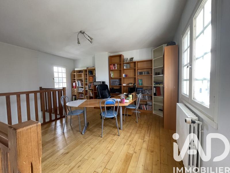 Maison - 222 m² - 9 pièces