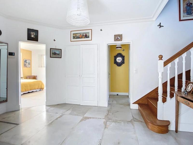 Maison - 198 m² - 7 pièces