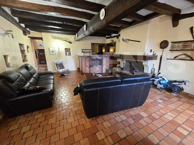 Maison - 252 m² - 7 pièces