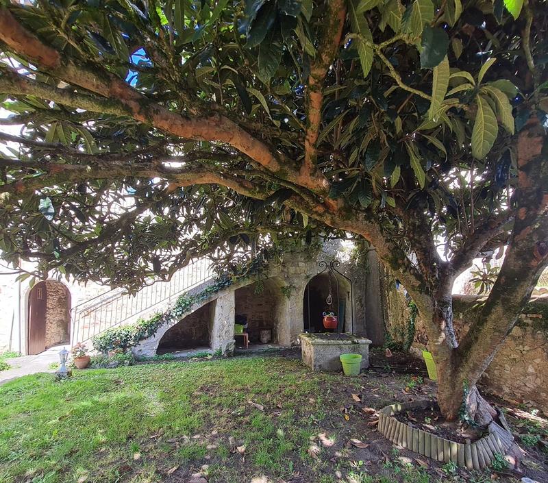 Maison - 249 m² - 9 pièces