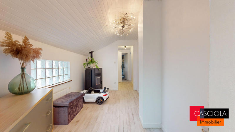 Maison - 111 m² - 5 pièces