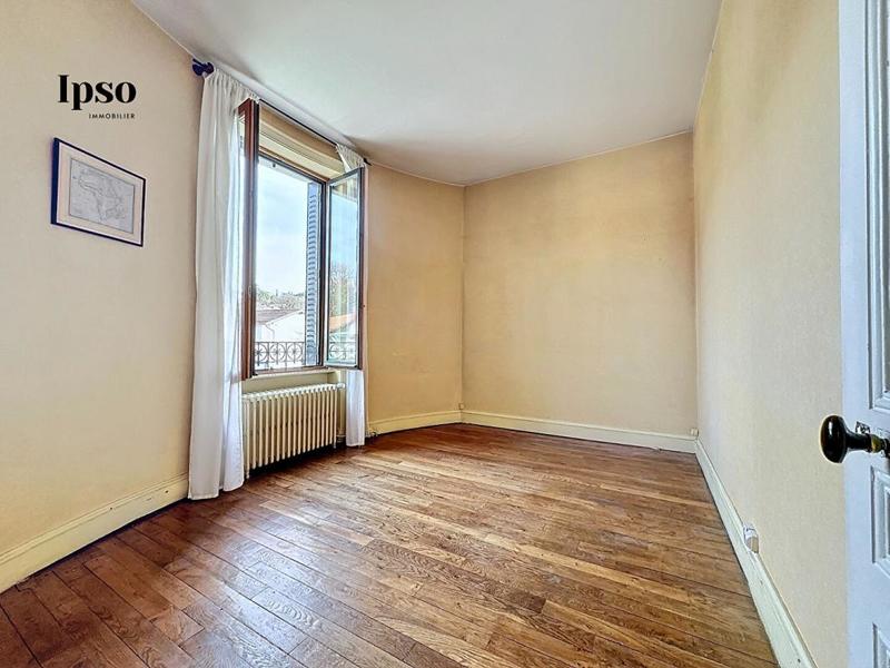 Propriété - 303 m² - 11 pièces