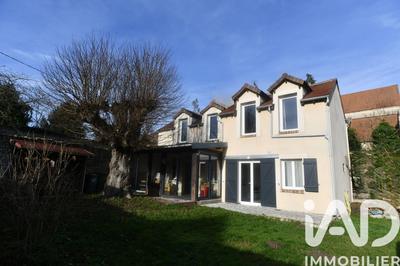 Maison - 105 m² - 4 pièces