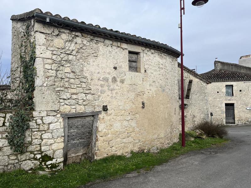 Maison de village - 140 m² - 2 pièces