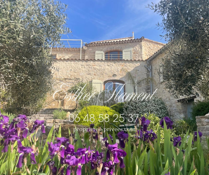 Demeure - 268 m² - 10 pièces