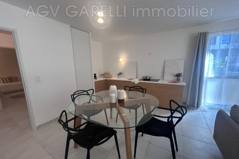 Appartement - 94 m² - 4 pièces