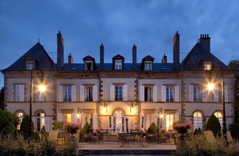 Propriété - 1 425 m² - 24 pièces