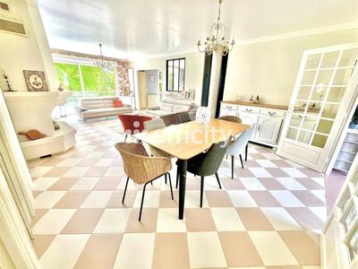 Maison - 155 m² - 7 pièces