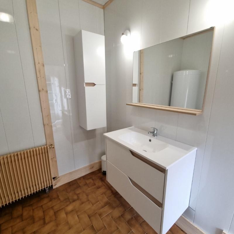 Maison - 640 m² - 3 pièces