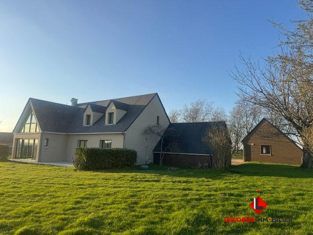 Maison traditionnelle - 180 m² - 6 pièces