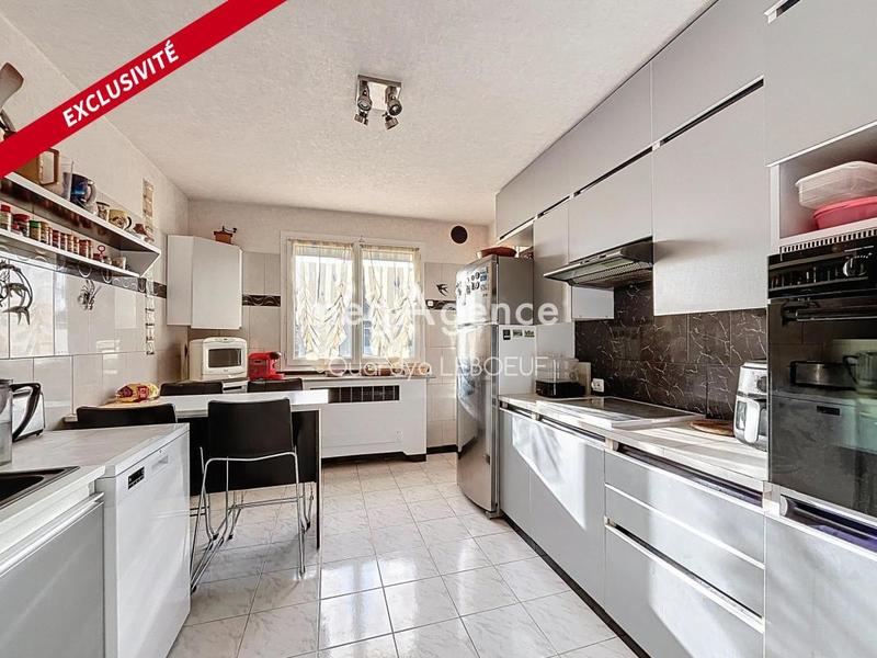 Maison - 94 m² - 5 pièces