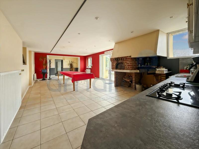 Maison - 369 m² - 11 pièces