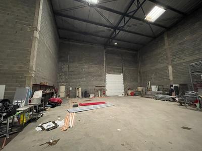 Local d'activité / Entrepôt - 1 216 m² - 2 pièces