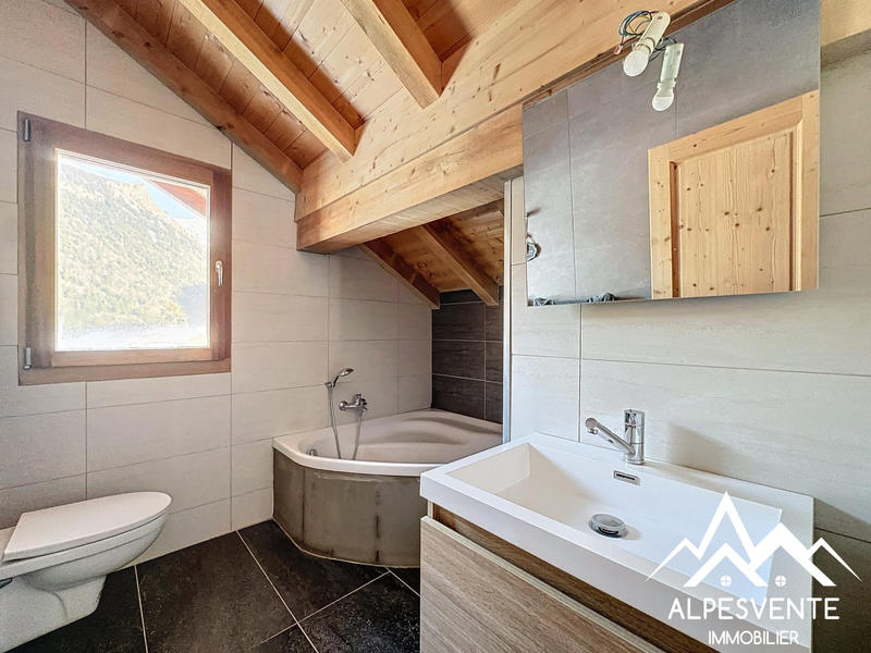 Châlet - 285 m² - 10 pièces